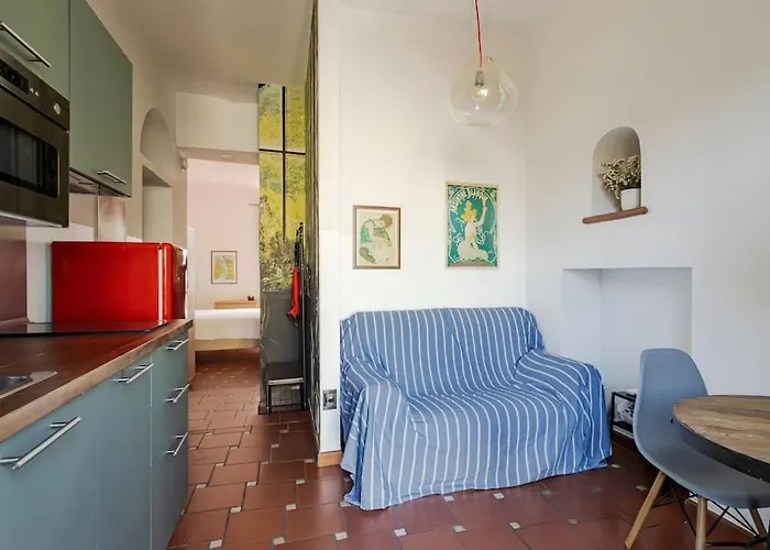 Alessandro 10 Mins Duomo Milaan