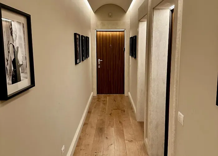 Casa Della Borsa - A *