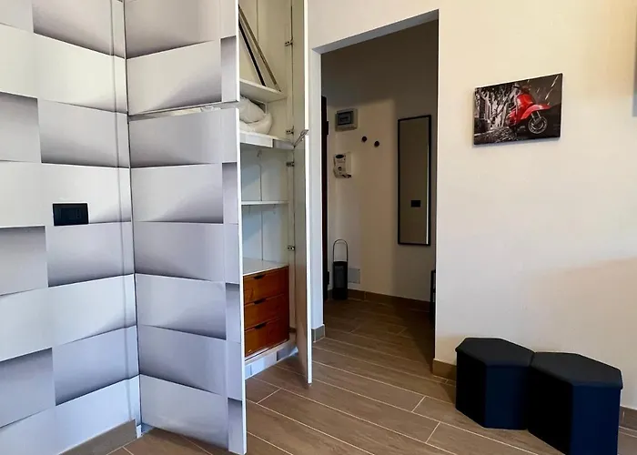 Moderno Ed Elegante Loft Con Balcone Lägenhet