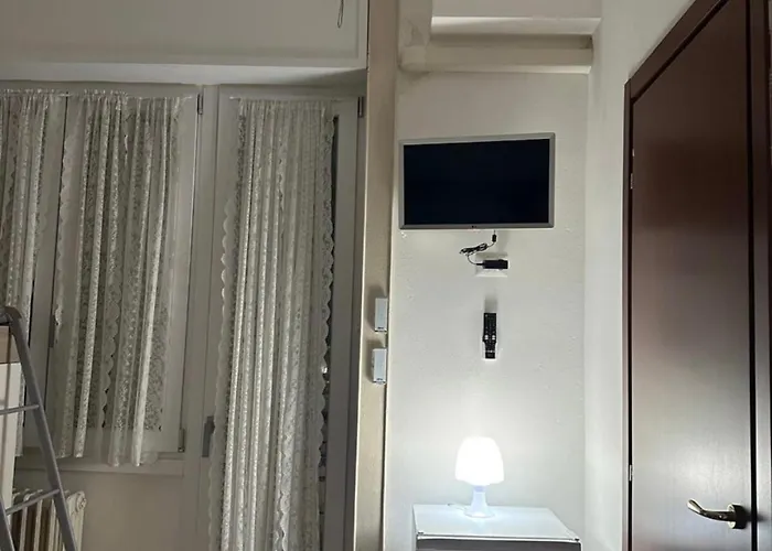 Πανσιόν Gigli, Con Cucina In Comune E Terrazza Μιλάνο