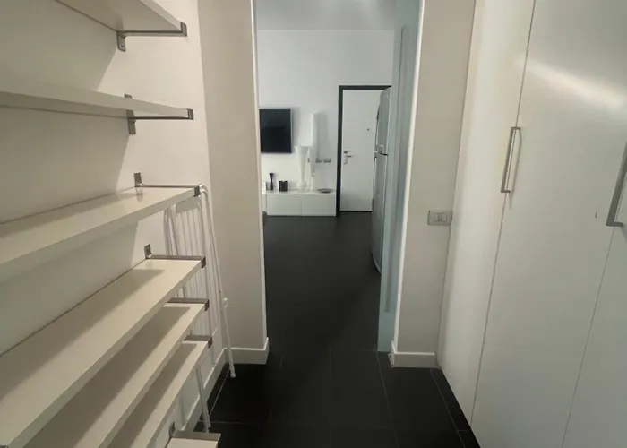 Lägenhet Private Garden Apartment, Navigli, 24h Security