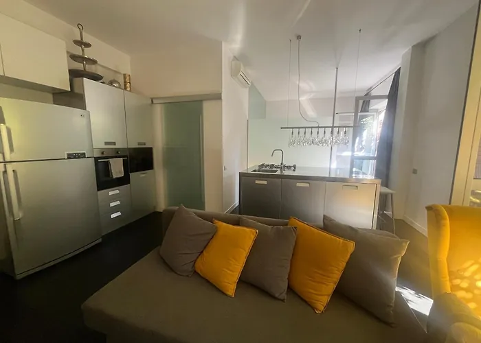 Private Garden Apartment, Navigli, 24h Security Lägenhet