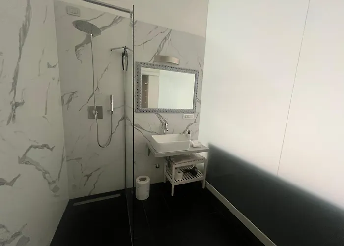 Private Garden Apartment, Navigli, 24h Security * Milano