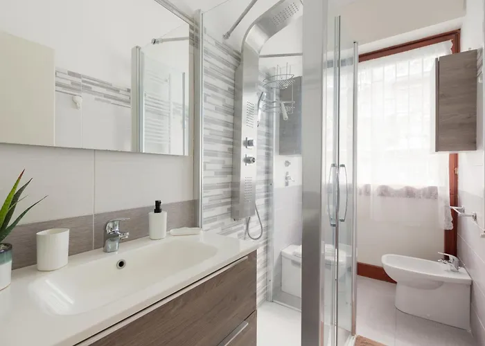 Guesthost - M1 Gambara Balcony