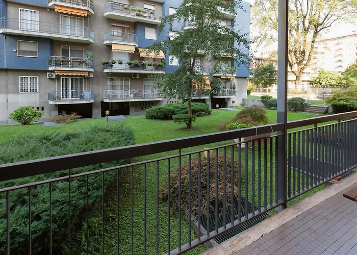 Guesthost - M1 Gambara Balcony *