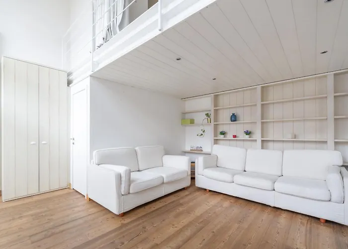 Loft Adige アパート