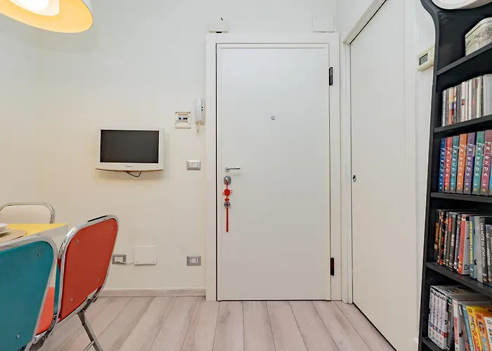 Vintage Gem - 8 Min Duomo Mediolan