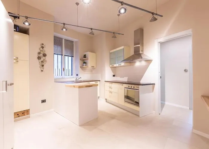 Sp15 -isola- Super Large Appartement *