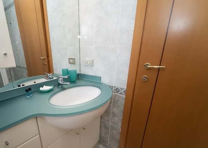 Penthouse Isola, A Few Steps From Offices Cortina 26 Daire *