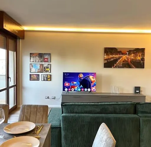 Stadio Fiera Ampio E Luminoso Con Balcone