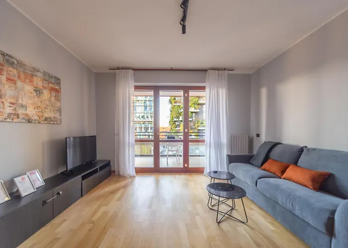 Modern Oasis Opposite Bosco Verticale דירה