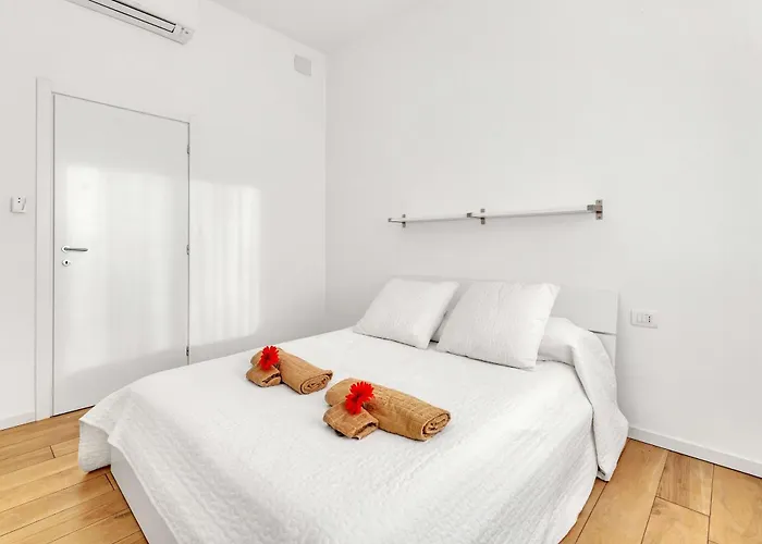 Alessia's Flat - Michetti *