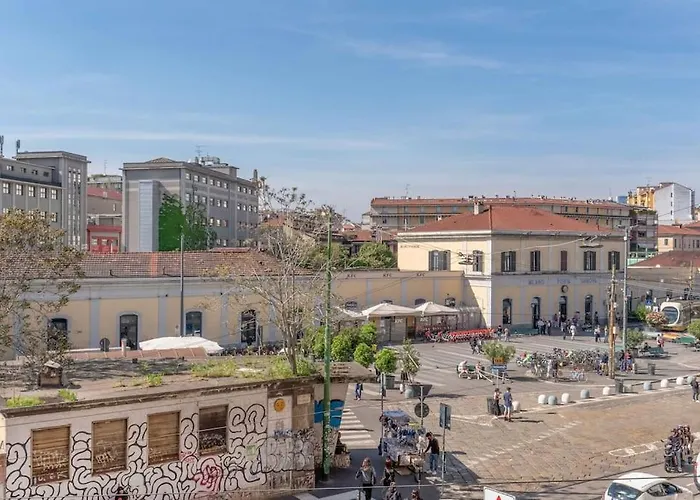 Апартаменты Vibrant Navigli Block With Aircondition Porta Genova M2