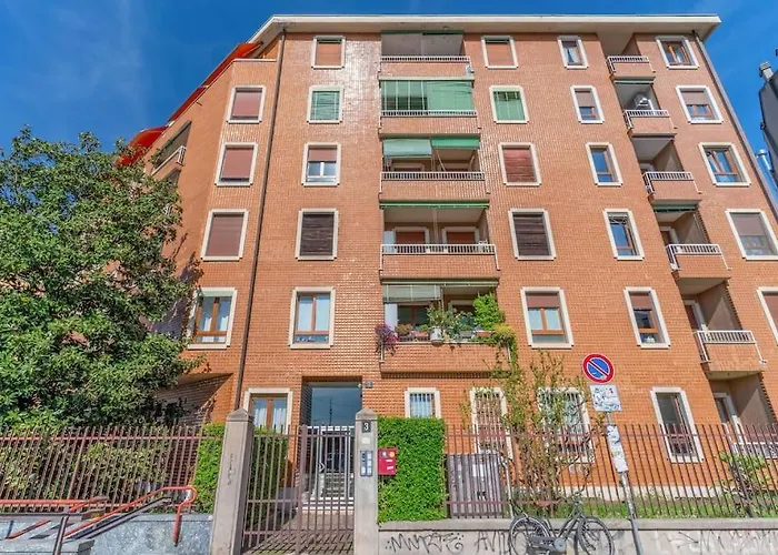 Vibrant Navigli Block With Aircondition Porta Genova M2 Апартаменты *