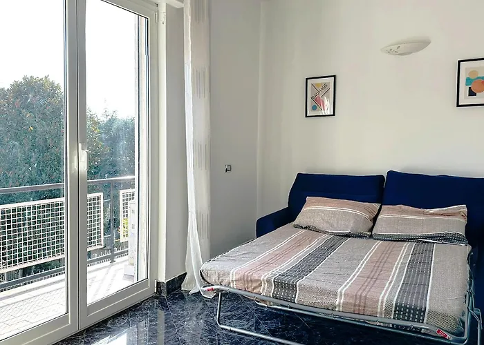 Apartment Red House - Beautiful - Metro M1