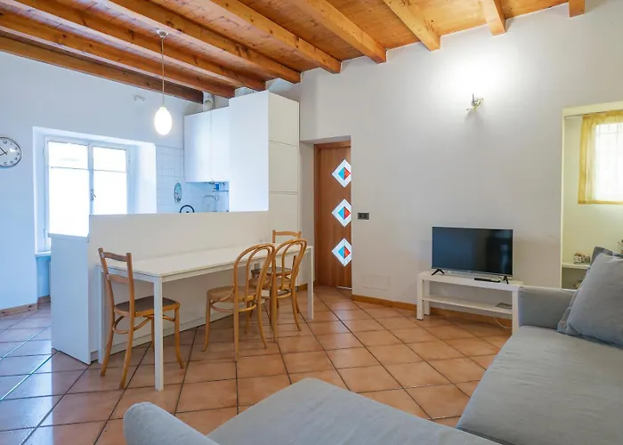 Silent Flat Between Duomo And Navigli