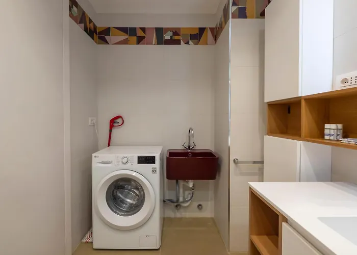 Elegante E Luminoso Con Box Auto A Pochi Passi Da Metropolitana M4 Apartment Milan