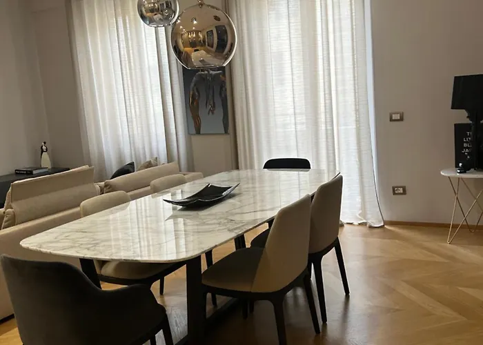 Luxury Gold ميلان