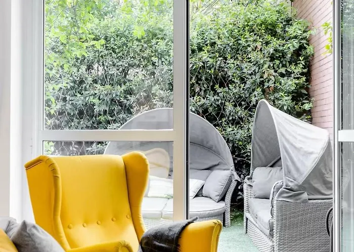 Private Garden Apartment, Navigli, 24h Security Lägenhet