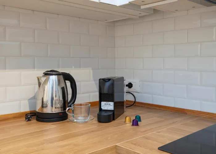 I Host - Pomponazzi Iris * Milán