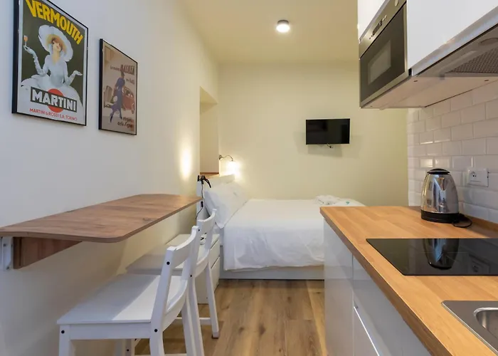 I Host - Pomponazzi Rosa