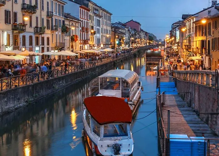Fiorenti - New Flat In The Heart Of Navigli Διαμέρισμα *
