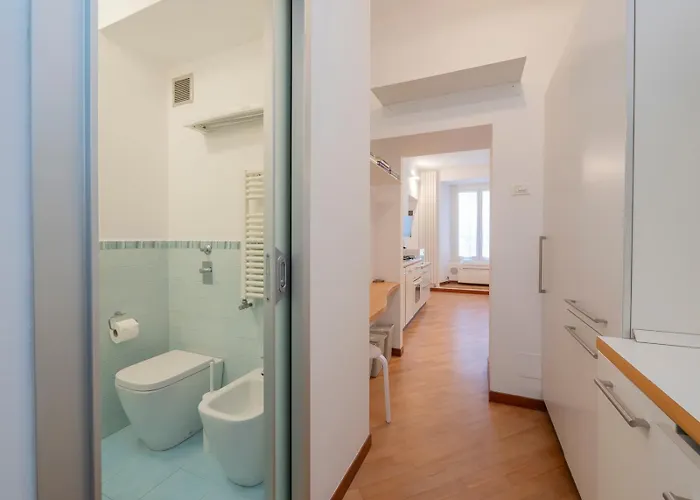 Italstay - Bramante Newly Refurbished Flat דירה *
