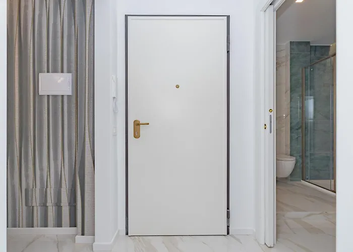 2co4 - Duomo - Modern - * ミラノ