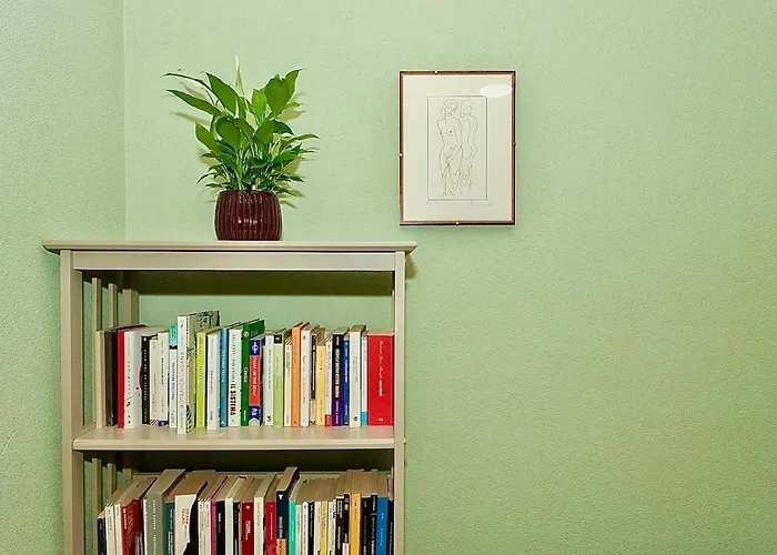 Cozy One-bedroom In Apartment Mailand
