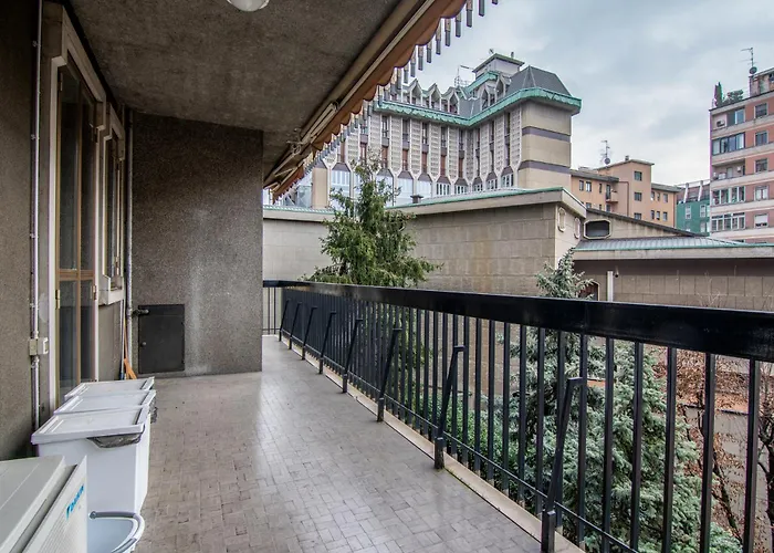 - Brand New 4 Pax Life & The Giulio Cesare 5 Apartman Milánó