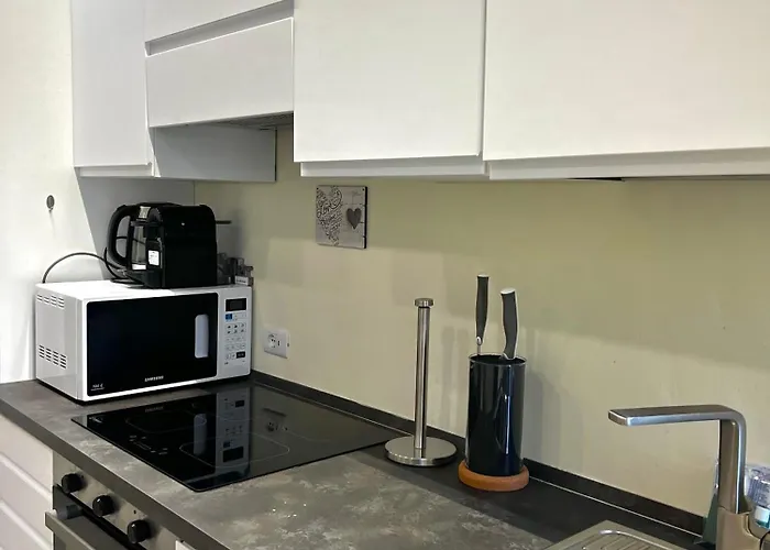 Moderno Bilocale Vicino Navigli E Bocconi דירה מילאנו