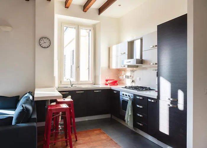 Youhosty - Perugino 6 Milaan