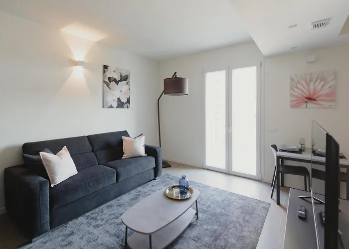 Gohost - Modern And Bright With Terrace And Balcony Daire *