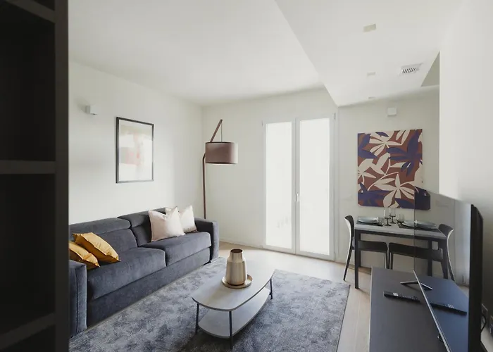 Daire Gohost - Modern And Bright With Terrace And Balcony