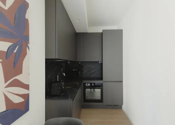 Daire Gohost - Modern And Bright With Terrace And Balcony