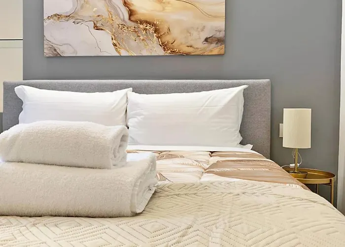 Gold Lovemi Apartment *