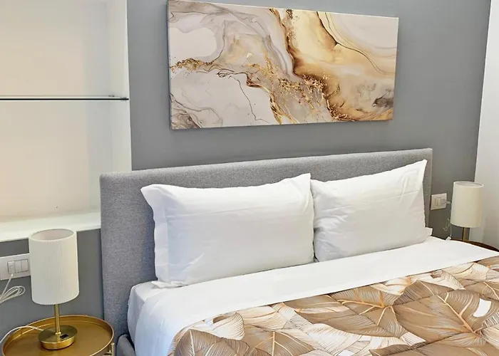 Gold Lovemi Apartment *