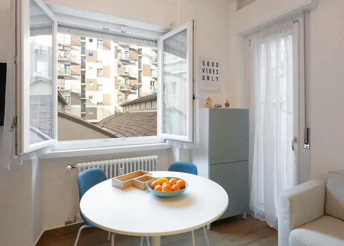 Lomellina 13 Apartamento *