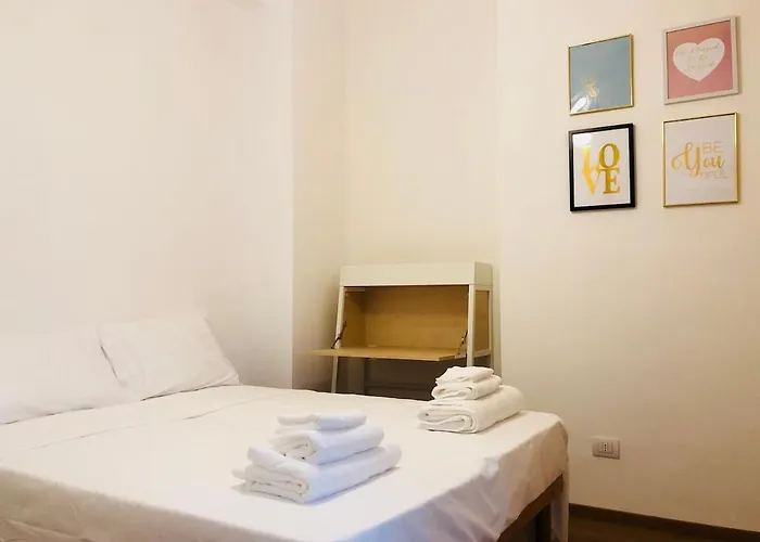 Charming Centro Navigli Tortona Апартаменты *