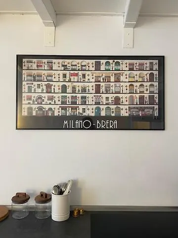 Two-room San Babila Milaan