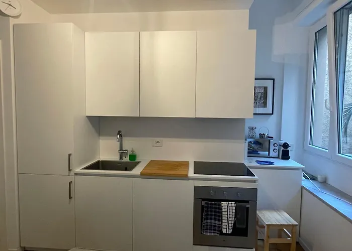 Visconti Di Modrone 18 * Milano