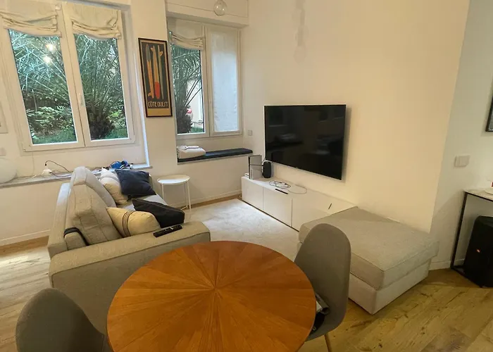 Visconti Di Modrone 18 Milano