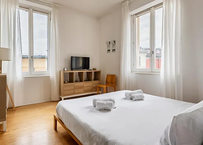 One Bedroom In Brera Daire