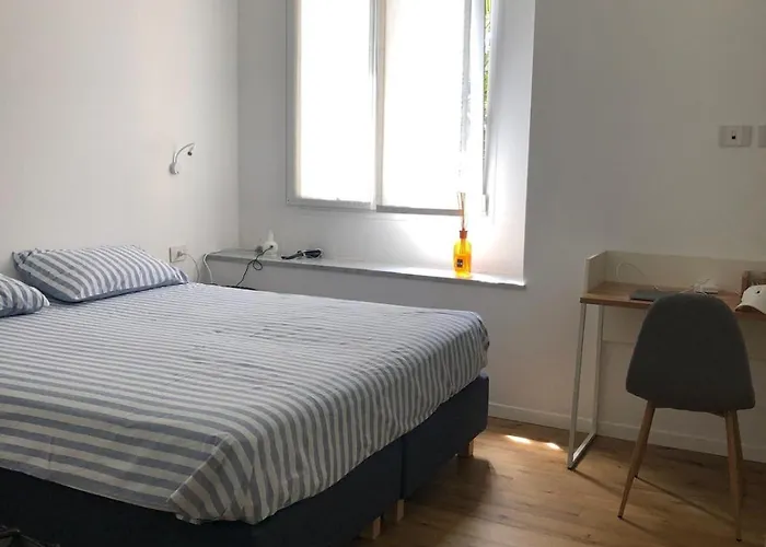 Visconti Di Modrone 18 Milano