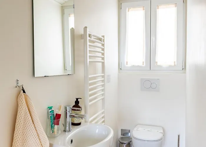 Large & Comfy - A Few Steps From The Duomo Apartment