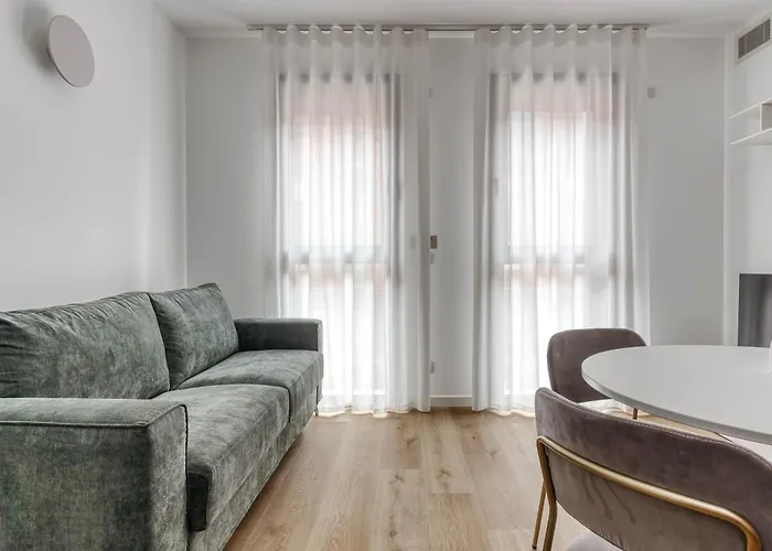 Limehome Park Towers Apartament