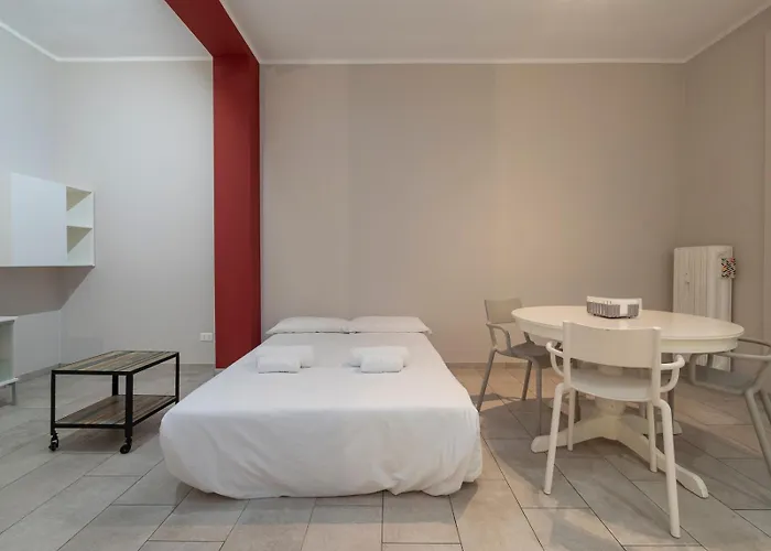 I Host - Cucchi 7 * Milano