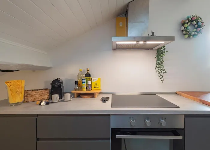 I Host - Jenner 14 Milan