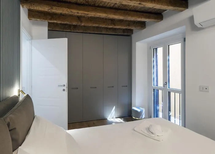 Easylife - - Castaldi 26 P1s - Porta Venezia * Milano