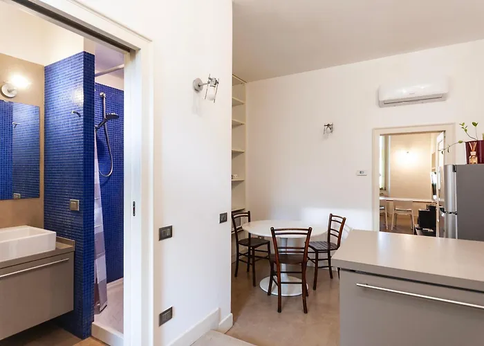 Youhosty - Navigli View Milão